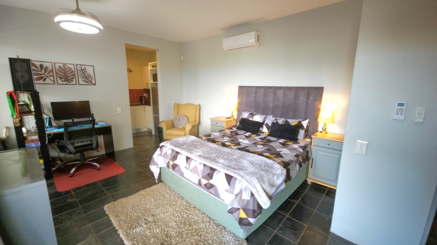 6 Bedroom Property for Sale in Kosmos Ridge North West